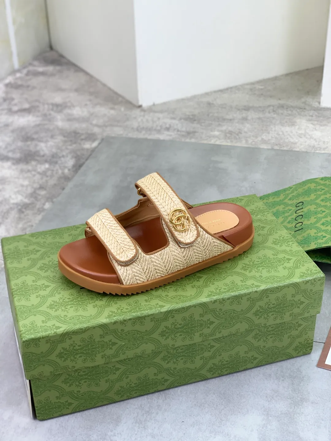 Men's Men's Shoes💰P440💰[New Style] High Version 🎁🎁🎁 GUCCI New Year of the Snake casual slippers, original official website, perfect workmanship, transmitting a kind of noble luxury, sublimating its definition of luxury in Gucci's high-end extraordinary craftsmanship. Original Gucci double G combination outsole, code number: 35-45, complete package